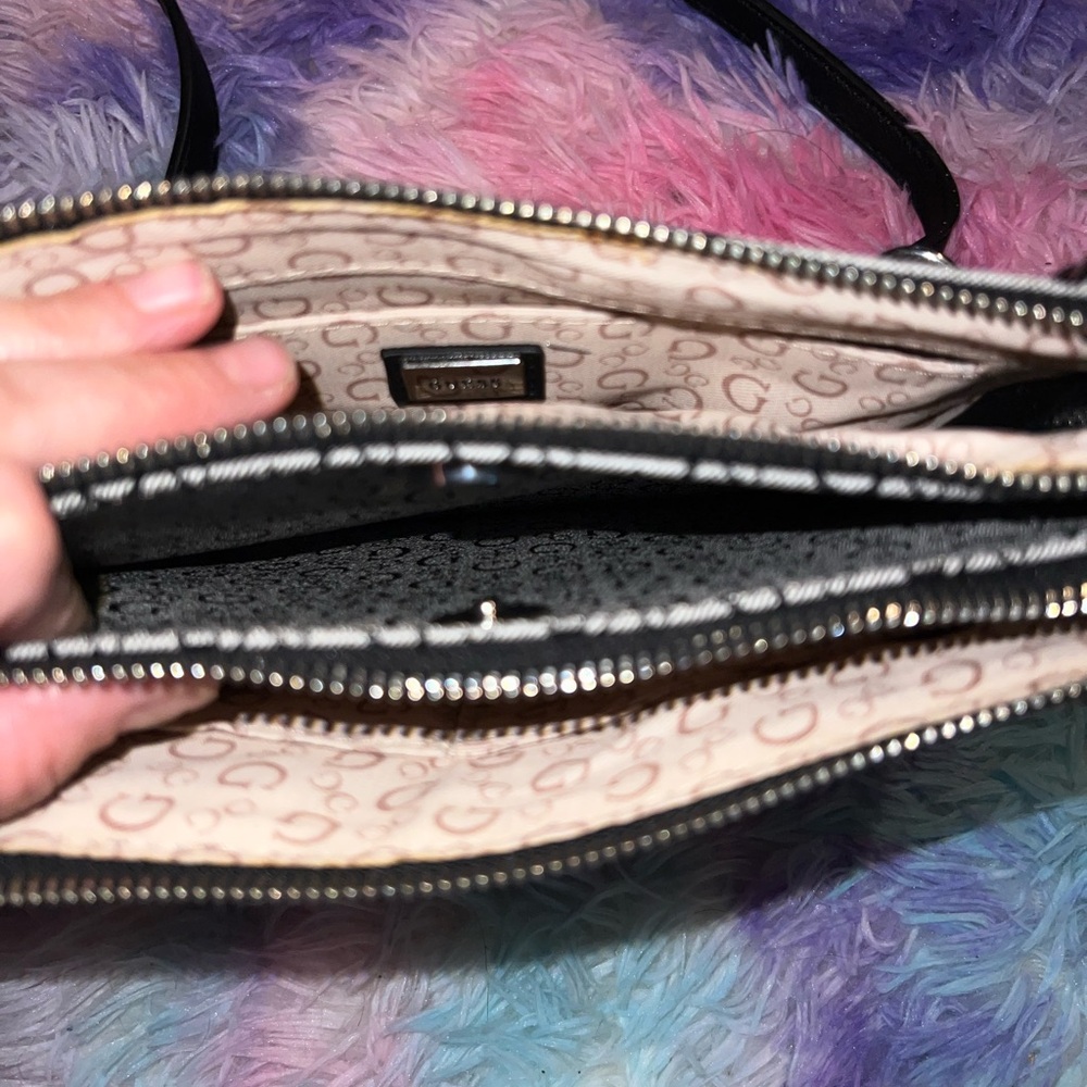 GUESS women’s purse - Picture 4 of 10